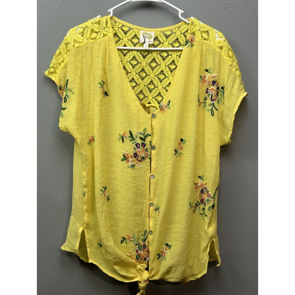 Fig and Flower Blouse Women 1X Yellow Floral Embroidered Lace Back Tie Front Top